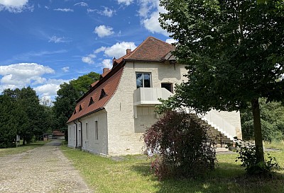 Das historische Brauhaus des Briester Ritterguts.