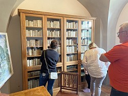 Die humanistische Bibliothek kehrte 2024 an ihren angestammten Platz zurück.
