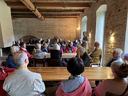 Im Brauhaus gab es von Günter Knüppel, Vorsitzender des Fördervereins Briest (Tangerhütte), Informationen über die Geschichte des Brauhauses bis hin zur heutigen Nutzung als Veranstaltungsort.