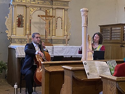 Peter Schneider am Violoncello und Zoë Knoop an der Harfe begeisterten die Konzertbesucher in der Briester Kapelle.